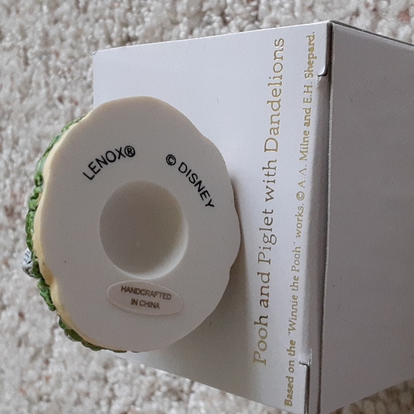 "Pooh and Piglet with Dandelions" thimble, others available in my closet - Picture 5 of 5